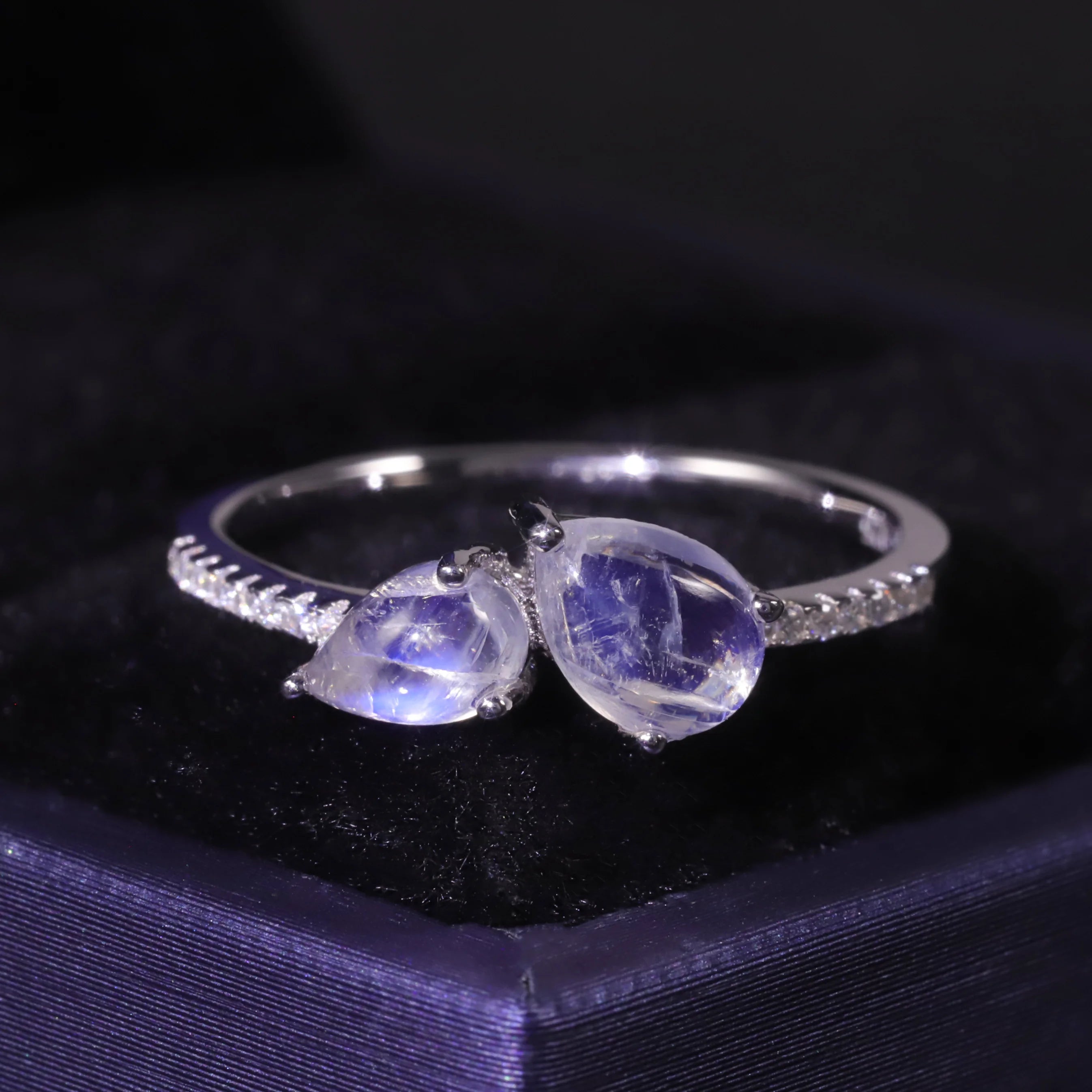 W0933 China Jewelry Manufacturer CZ Diamond Pave 925 Sterling Silver Pear Shaped Cabochon 4x6mm Moonstone Toi Et Moi Ring