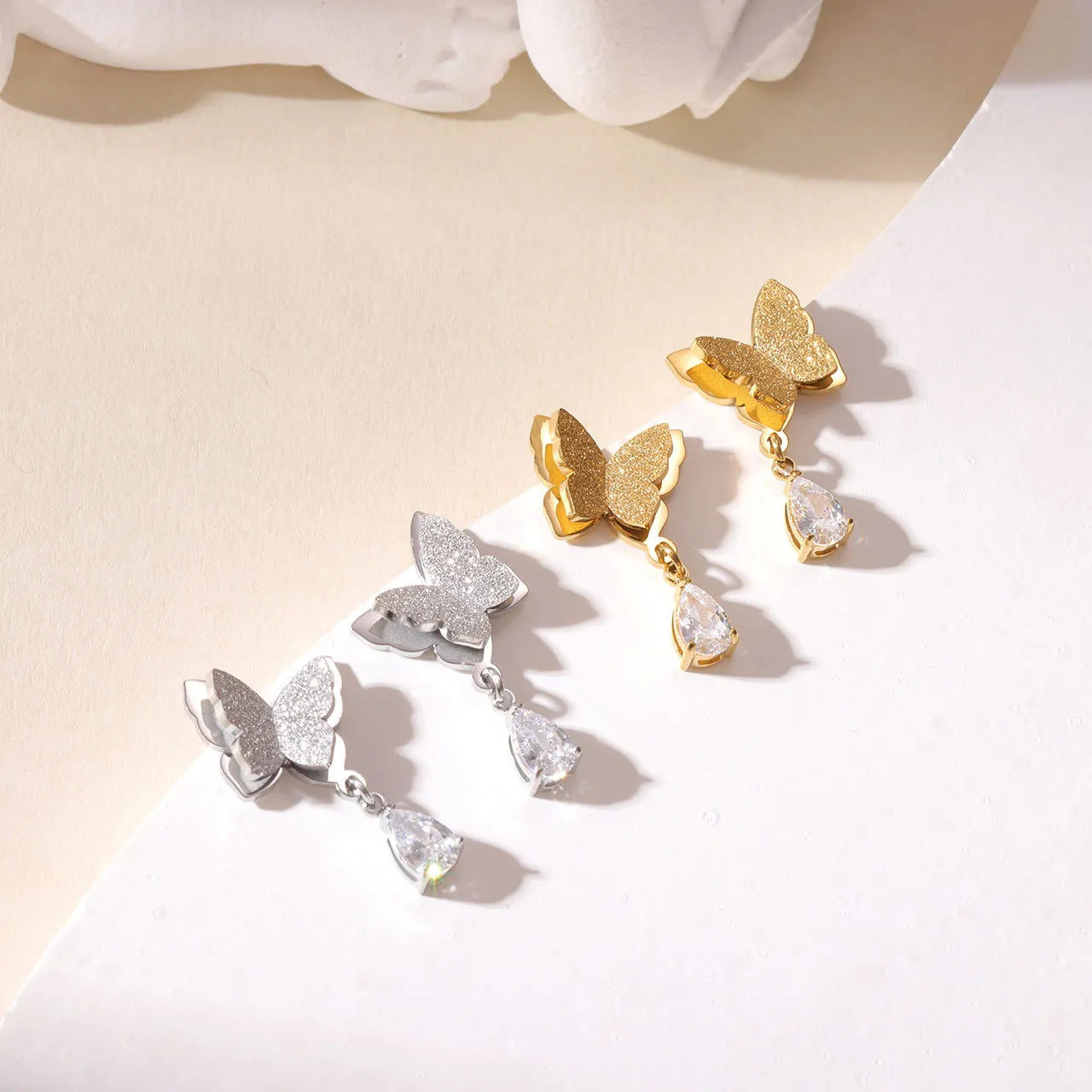 New Wholesale Fashion 18k Gold Matte Three Dimensional Butterfly Earrings Women's Water Drop Zircon Pendant Earrings Accessories
