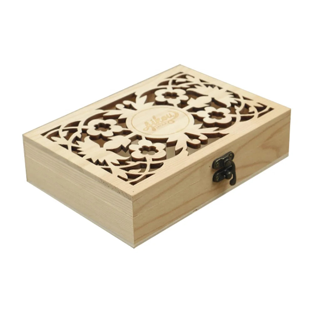 Natural Hollow Engraved Pine Wood Materials Wooden Jewelry Box Decorative Hinged Wooden Soap Box