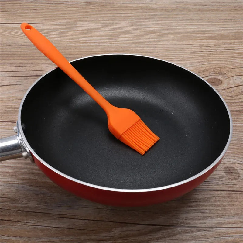 Factory Price Silicone Bbq Brush Heat Resistance -40 to 230 Celsius Degree Cake Bread Butter Baking Barbecue Brush Kitchen Tools