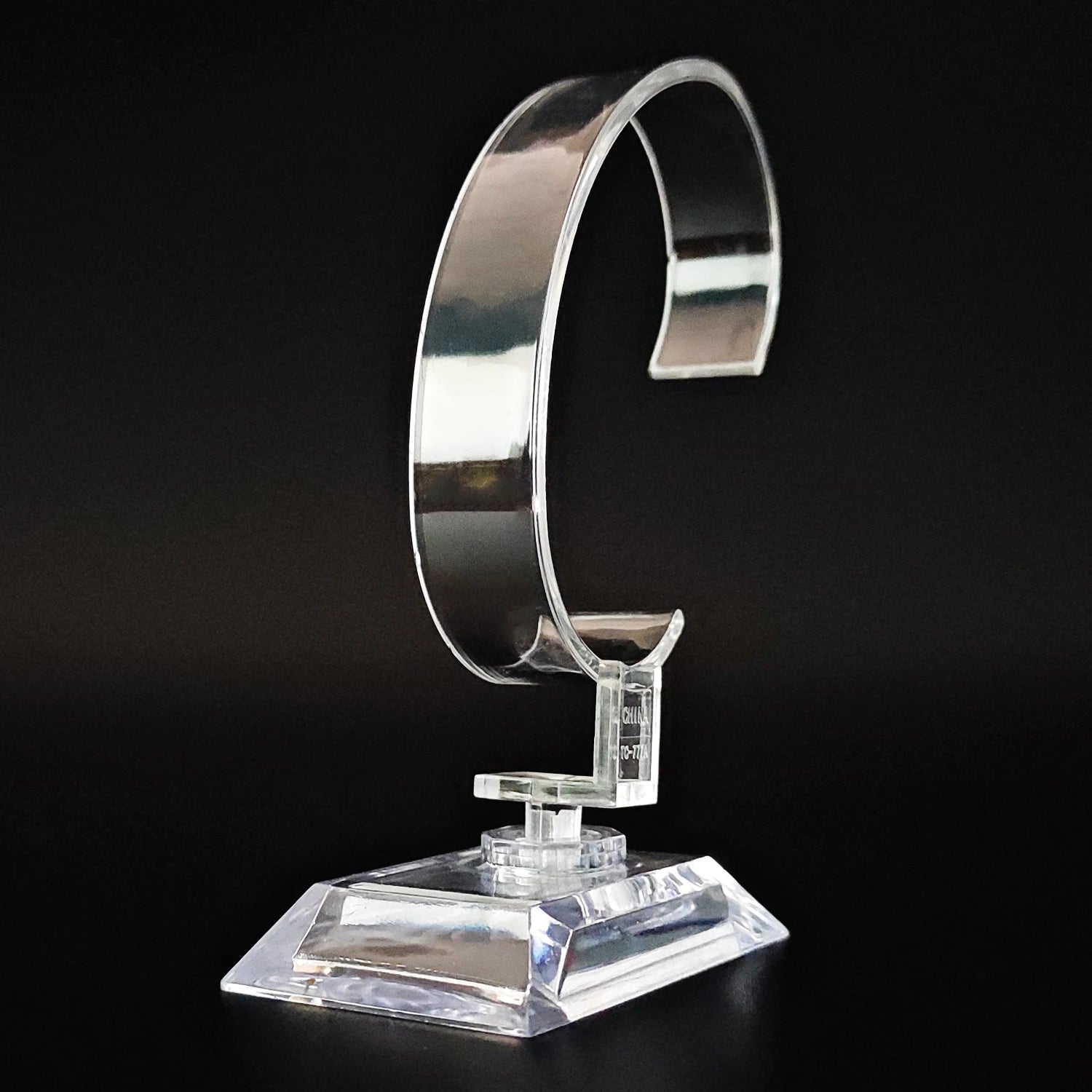 Custom High-end Plastic Desktop Clear Acrylic Single Watch Display Stand C-ring Type Retail Transparent Watch Display Racks