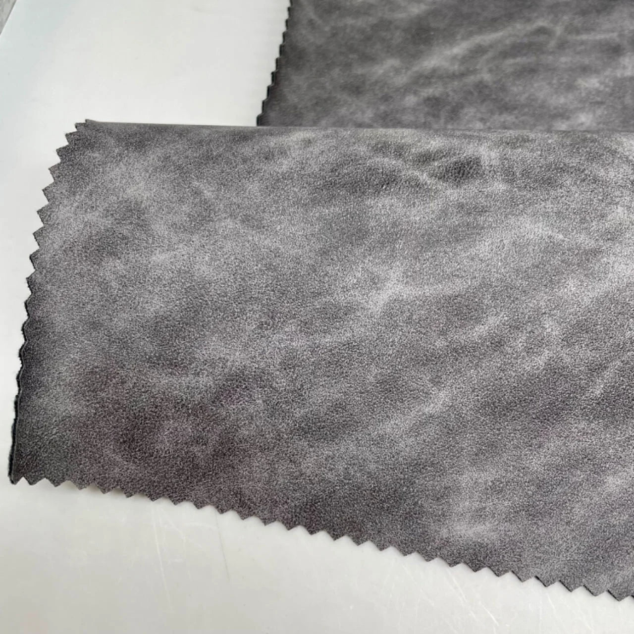 PFAS FREE Vintage Clothing Leather Fabric Eco-friendly Leather Wind Proof Designer Synthetic Leather for Jackets Garment