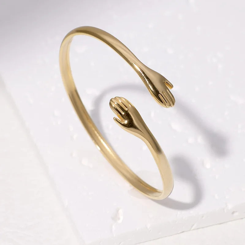 Beimai OEM Simple 18k Gold Stainless Steel Fashion Bangle Non-Fading Hugging Palm Design