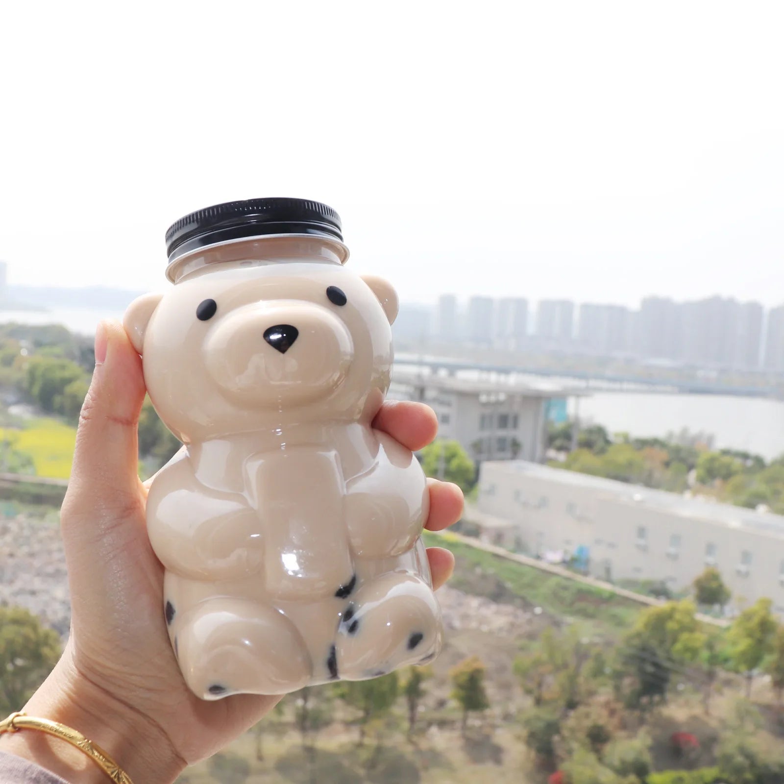 Netflix Bear Drink Bottle 500ml Disposable Pet Creative Transparent Milk Tea Bottle Cartoon Juice Plastic Bottle