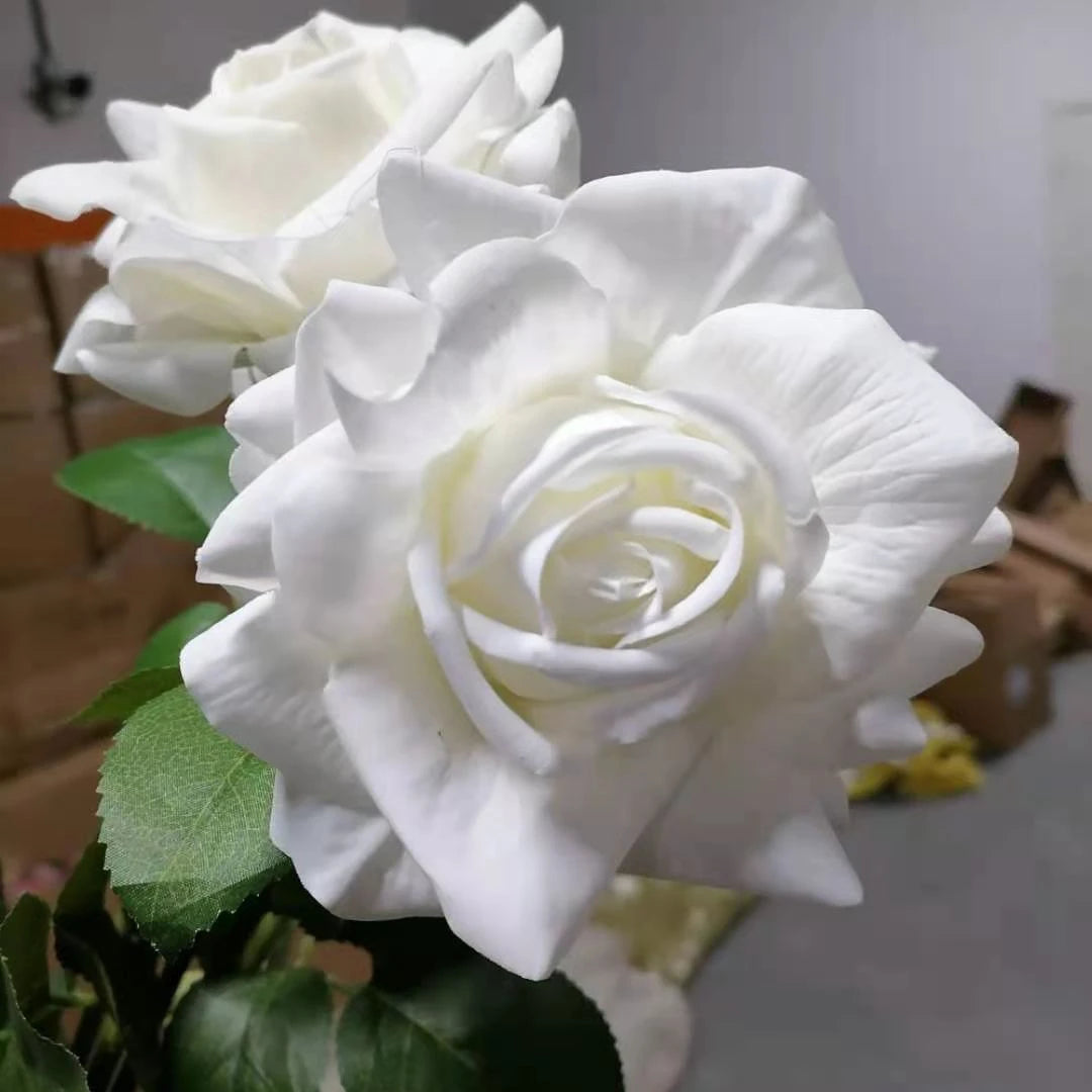 S59995 Hot Selling Single Long Stem Artificial Flower White Roses Real Touch Latex Silk White Rose for Wedding Home Decorative