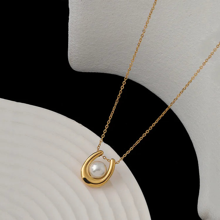 Exquisite U-shaped Pearl Pendant Necklace Fashion Tarnish Free Gold Plated Stainless Steel Choker Necklace Colier Pour Femme