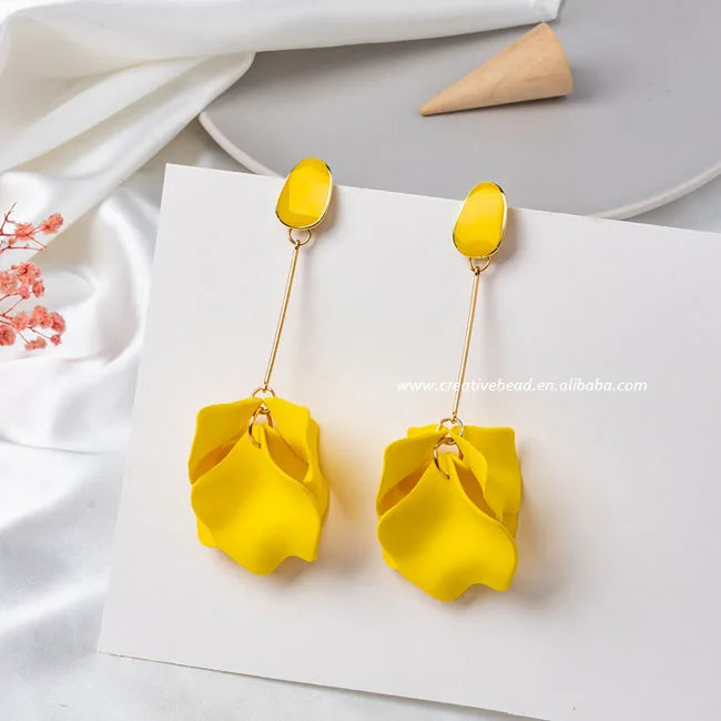 2023 Hot Sale Trendy Gold Plated Petal Earrings Popular Fashion for Women and Girls' Party Jewelry for Weddings