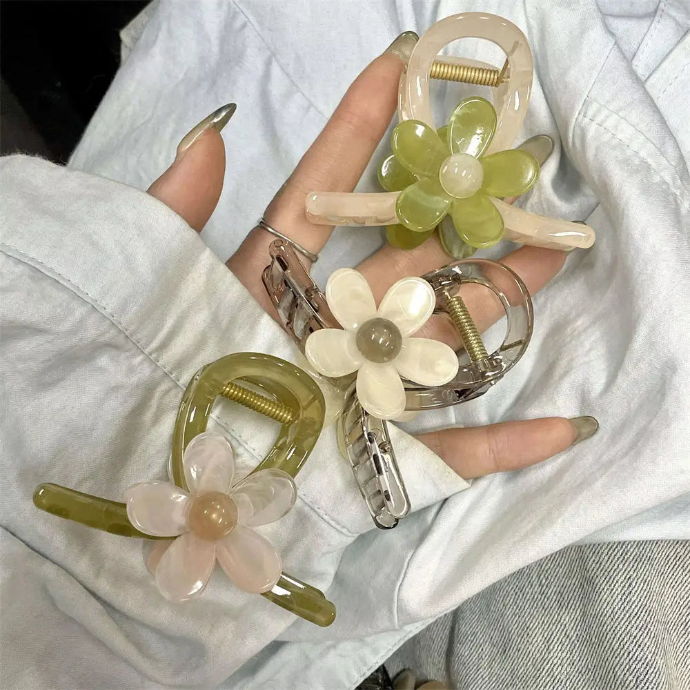 Women Flower Hair Claw Clips Shark Clip the Grey Back of the Head and the Flower Hair Grab Clip for Hot Girls and Women