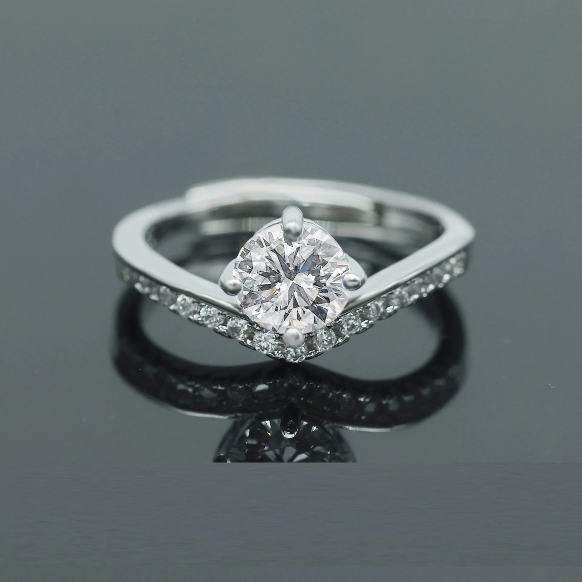 Luxury Silver Plated Wedding Ring For Women Classical V Shape 1ct Moissanite Diamond Zircon Ring Engagement Finger Ring