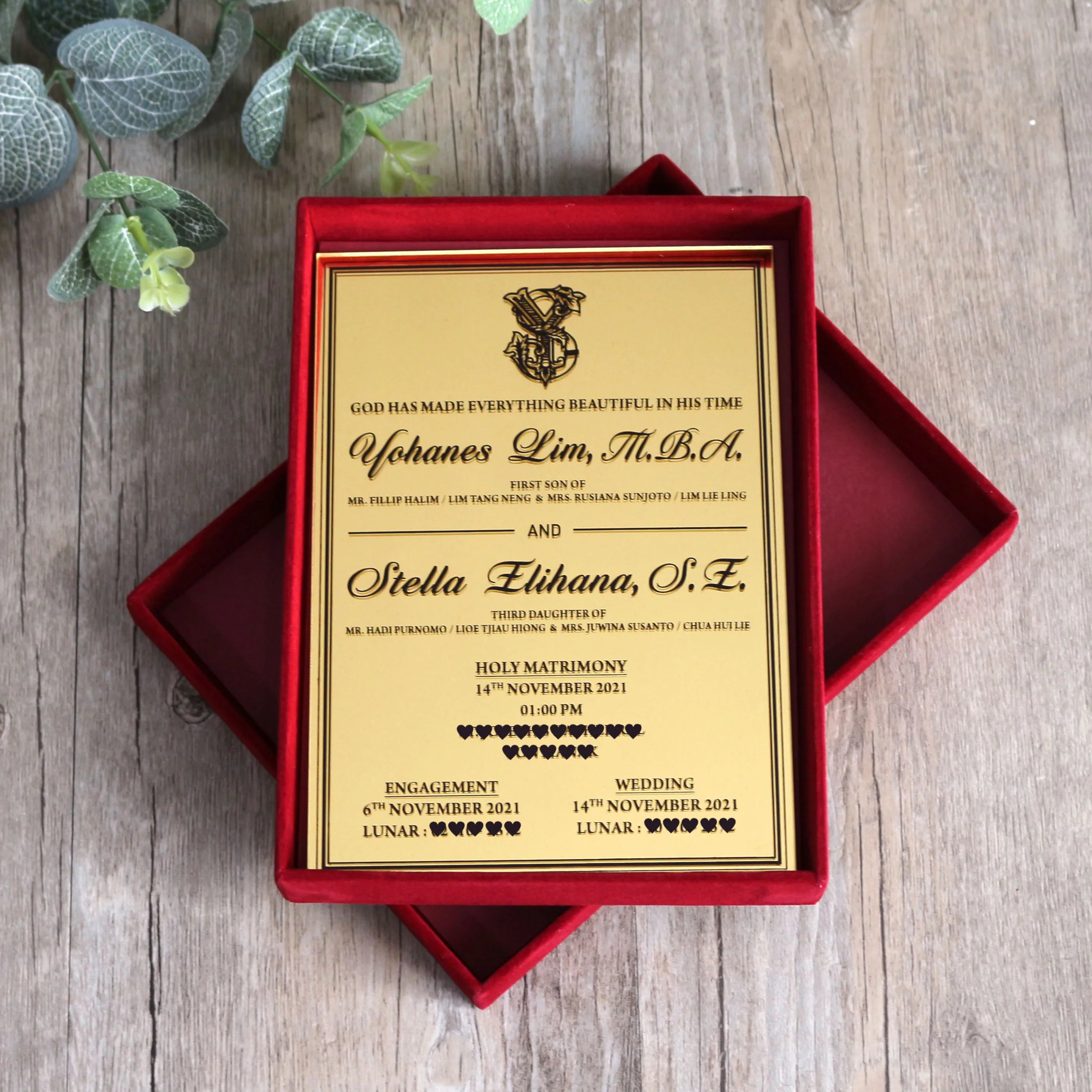 Red Suede Extravagant Wedding Invitations Gift Box with Gold Mirror Acrylic Card