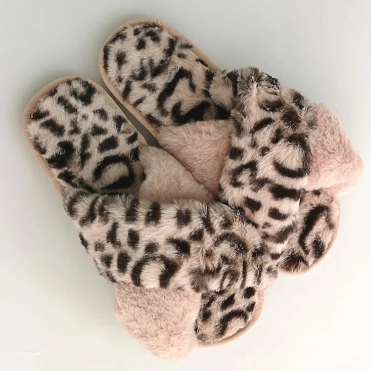 Cozy and Warm Leopard Print Faux Fur for Slippers for Women New Style with Soft Sole Embroidered Logo for Spring Season
