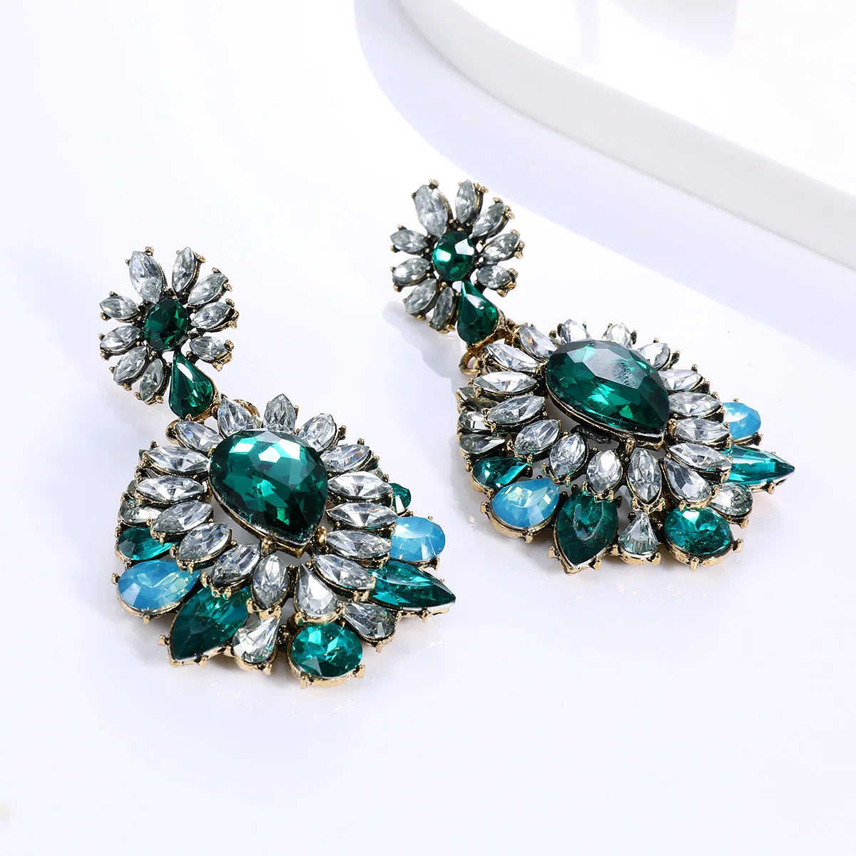 Exaggerated Jewelry Gemstone Emerald Oval Hanging Earrings 2023 Women Luxury Rhinestone Flower Dangle Earrings