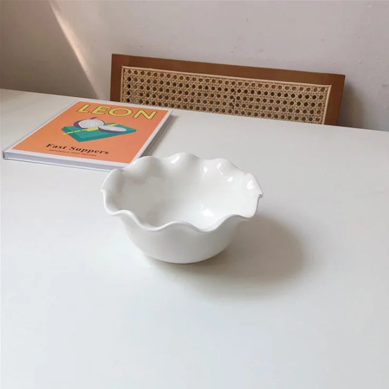 Solhui Ins Style Creative Design Wavy Rim Cute Carton White Ceramic Salad Fruit Ceramic Bowl