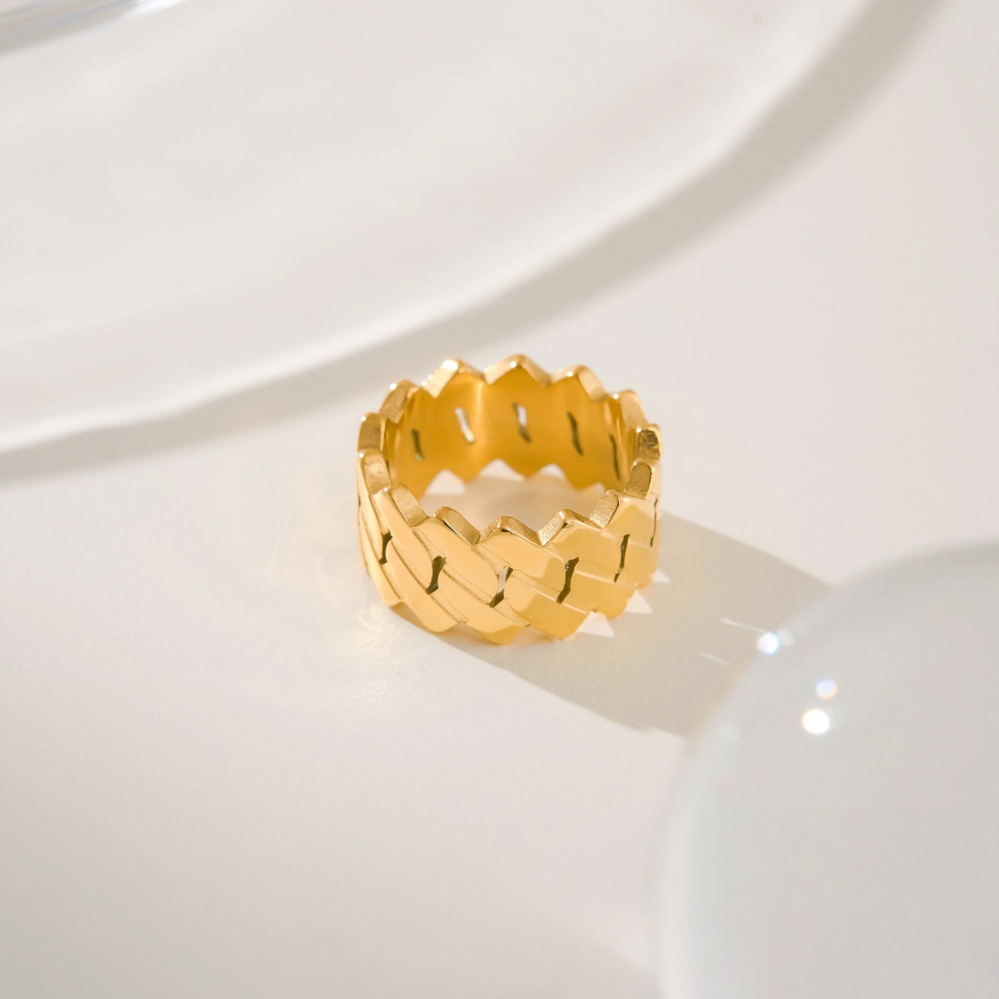 2024 Dazan New HOT INS Trendy 18k PVD Gold Plated Stainless Steel Minimalist Exquisite Wave Embossed Ring Luxury Women Jewelry