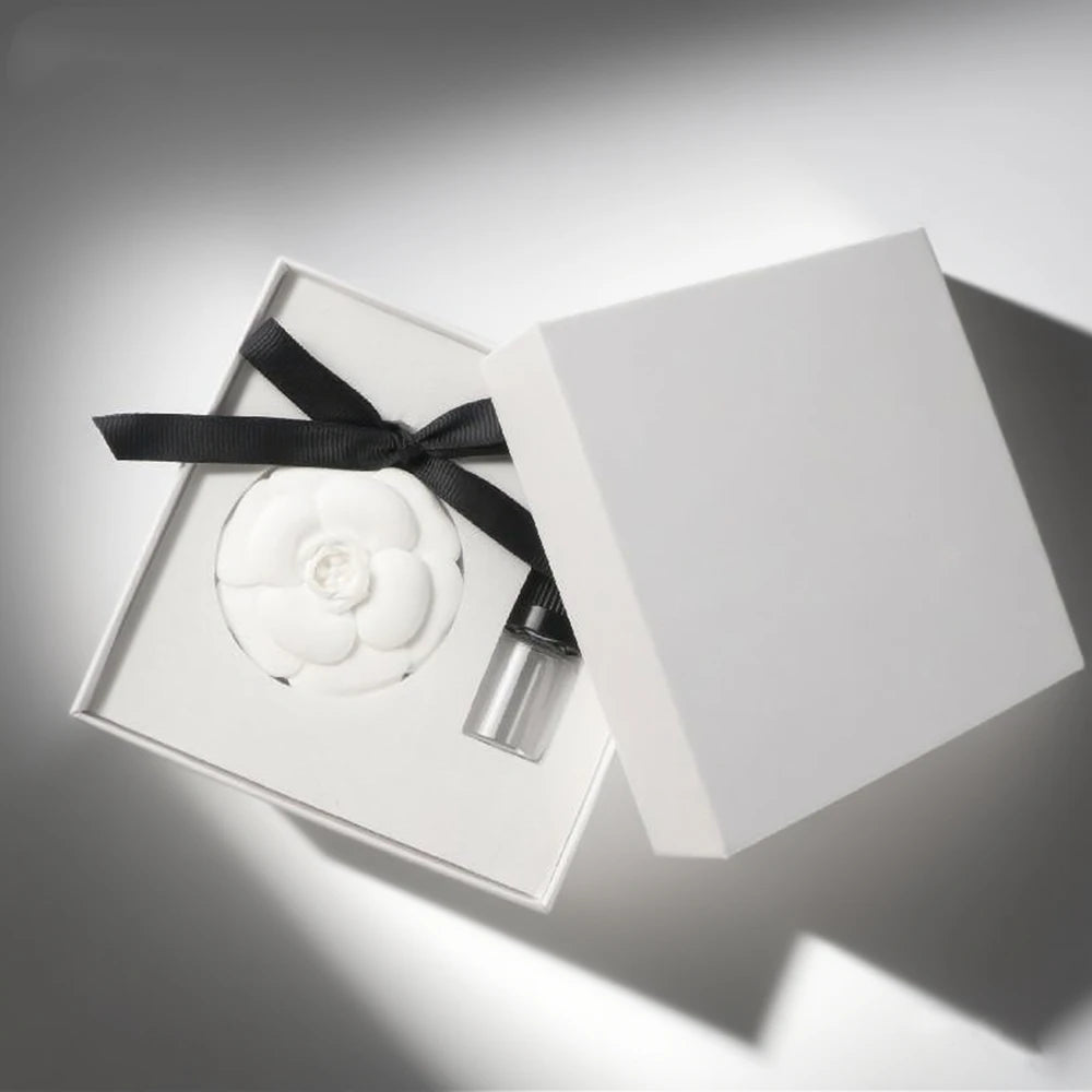Luxury Gift Hanging Car Wardrobe Aroma Pendant Air Freshener Scented Ceramic Porcelain Flower Fragrance Essential Oil Diffuser