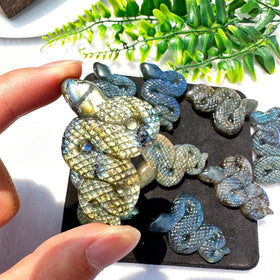 Wholesale Natural Gemstones Polished Labradorite Snake Carving for Energy Healing crystal crafts for home decoration and gift