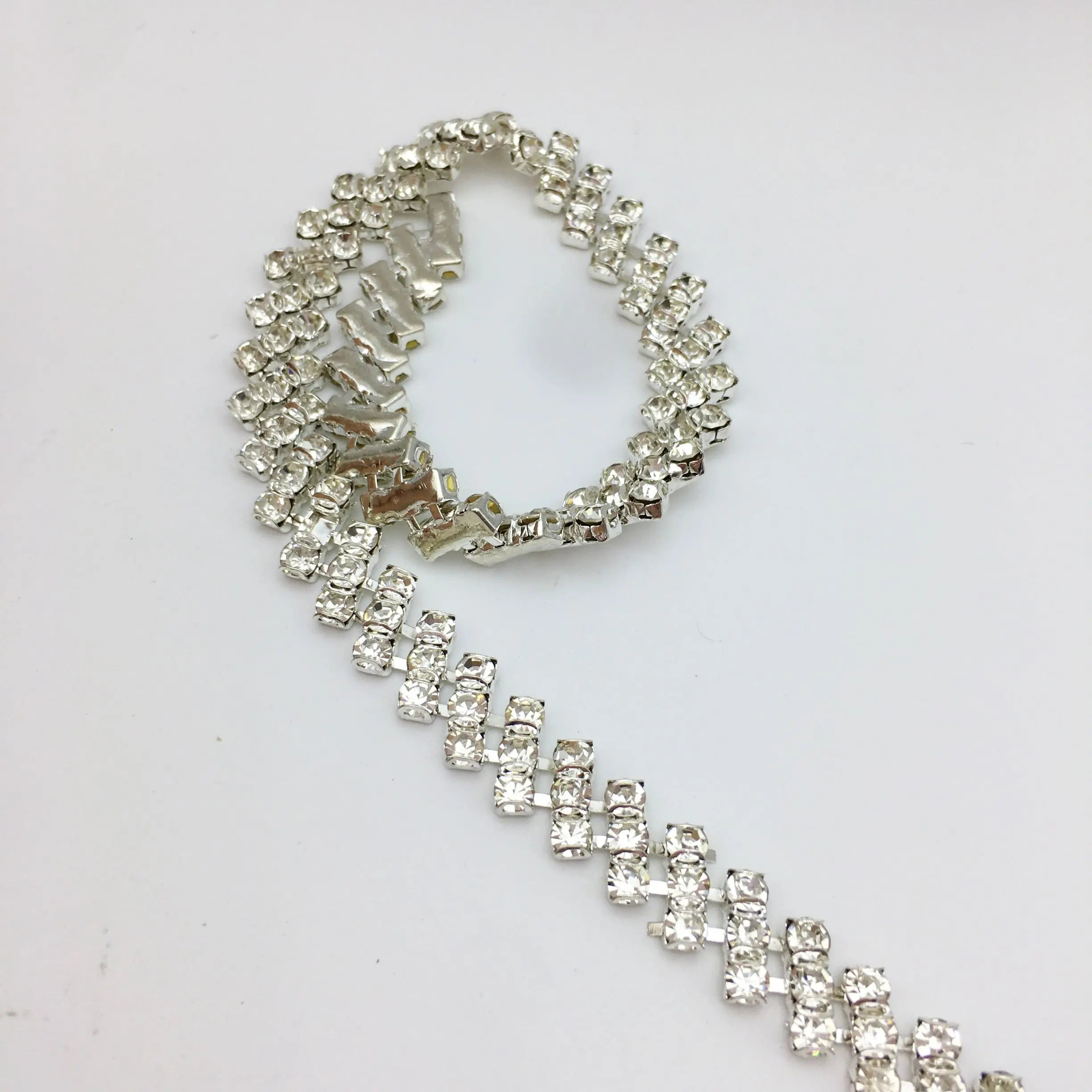 SINRONG 4mm 3-Row Double Ear Water Diamond Chain High DIY Sewing Accessories for Clothes Sparkling Glass Diamonds Stretch