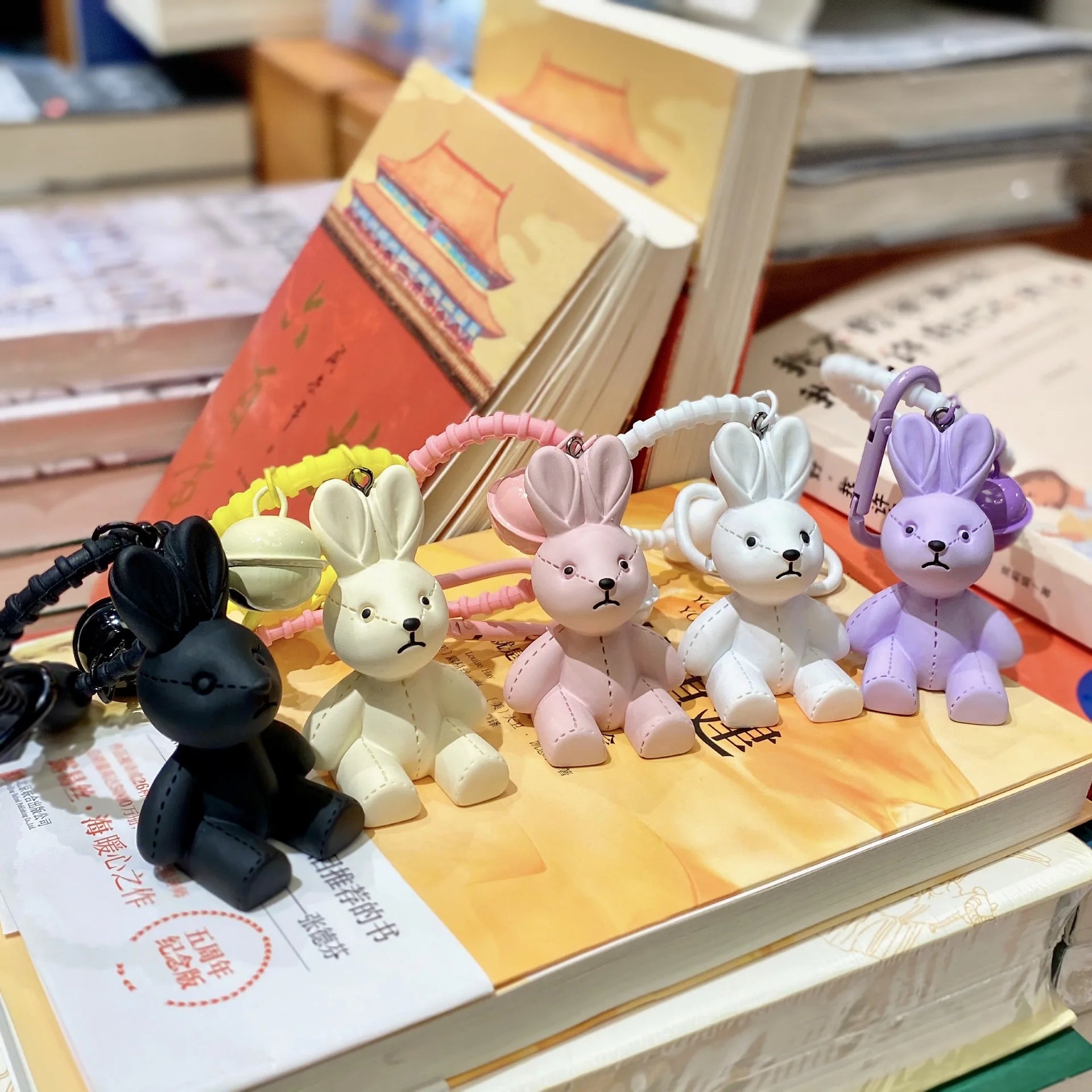 Exquisite Resin Puppet Rabbit Key Chain Female Creative Doll Bag Pendant Net Red Car Key Pendant Key Chain Keychain Wholesale