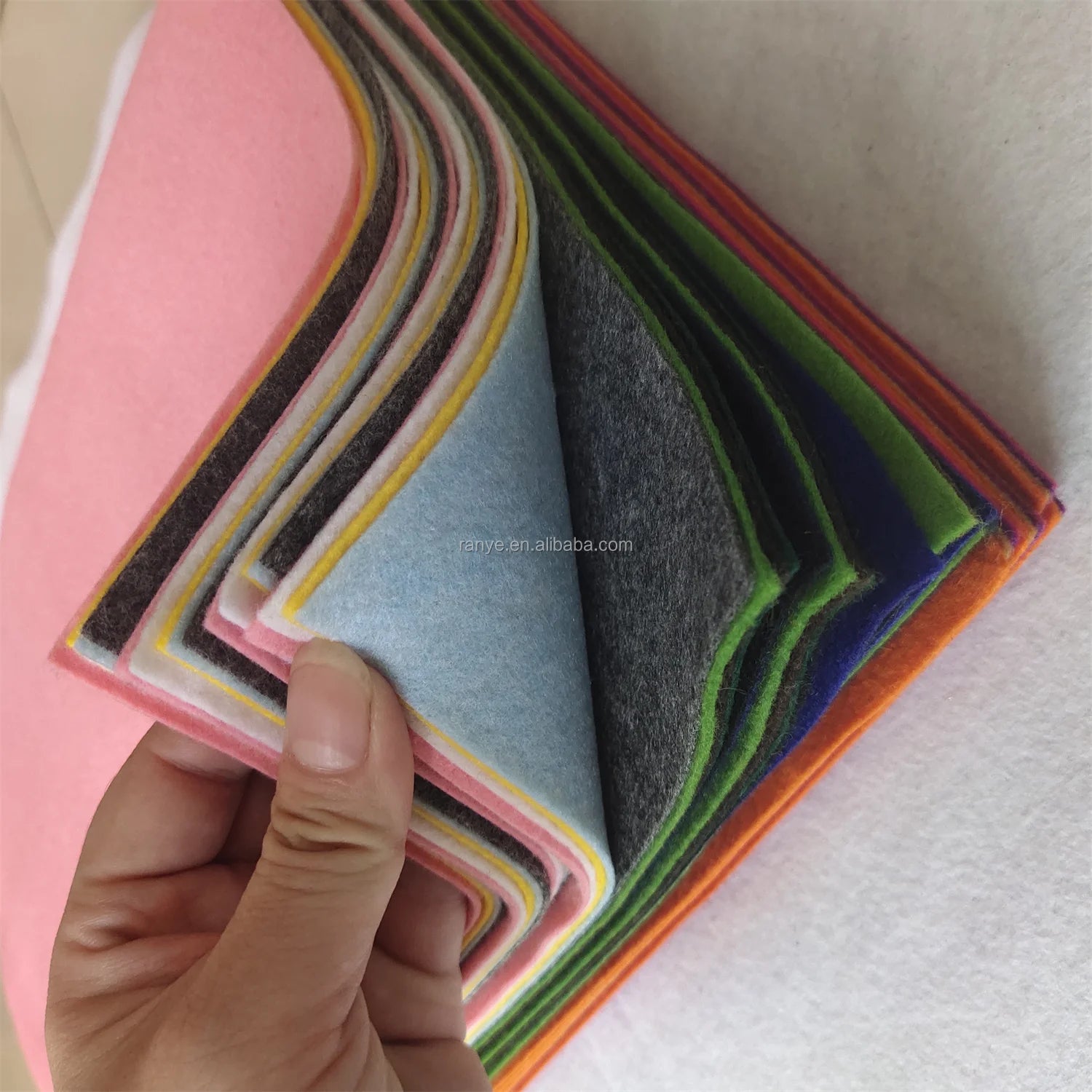 Feltro 1mm 2mm Thick Soft Felt Fabric Sheet Assorted Color Felt Pack Craft Sewing Squares Nonwoven Christmas Felt