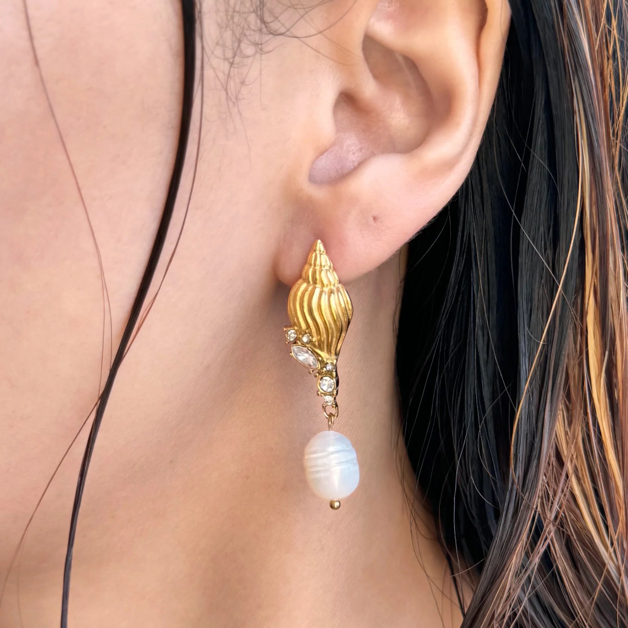 Dazan New Autumn HOT 18k Gold Plated Hypoallergenic Stainless Steel Vintage Ocean Natural Pearl Shell Earrings Dainty Jewelry