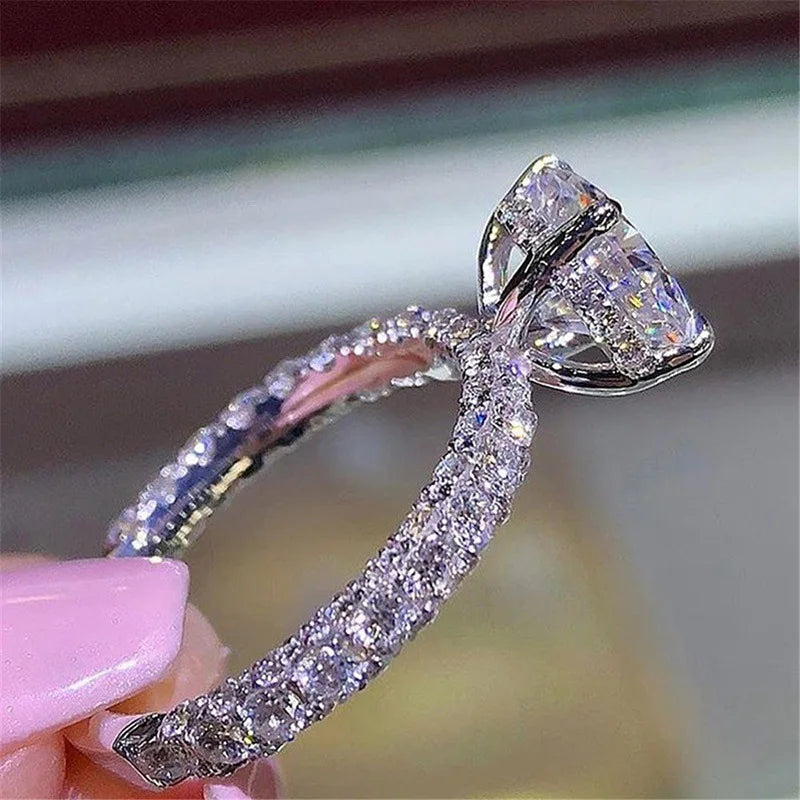 Wish Hot Sale Shiny Diamond Engagement Ring Bling Full Crystal Cubic Zirconia Wedding Ring for Women