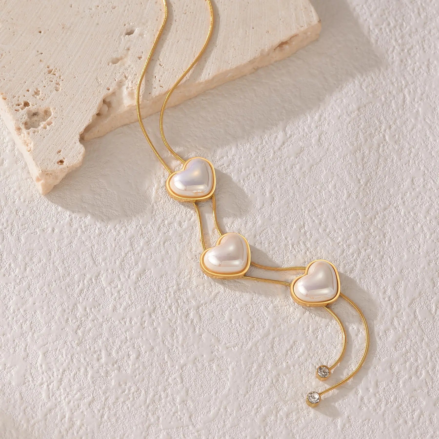 Hot Sales Trendy Jewelry Waterproof 18K Gold Plated Popular Pearls Heart Stainless Steel Tassel Pendant Necklace for Women