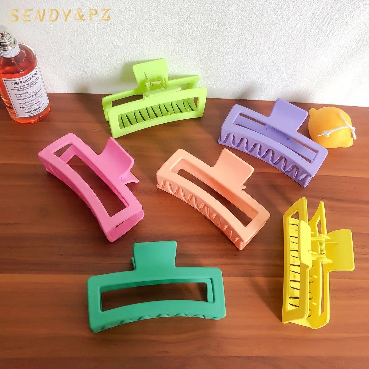 2022 New Arrival Extra Large 13CM Square Candy Color PC Plastic Hair Claw Clip Simple Hollow Geometric Shark Hair Clip Sweet