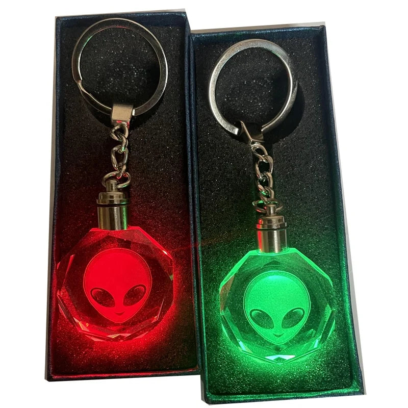 Custom alien Head Keychain with Light Christmas Ornaments Key Pendant Boy's Fun Gift Alien Keyring