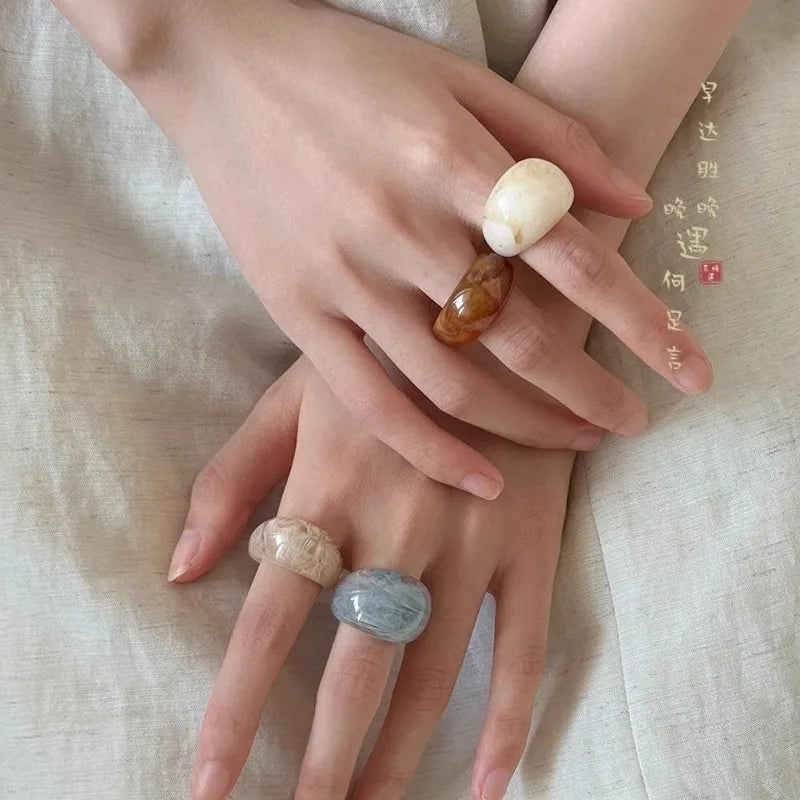 Retro Acrylic Fashion Style Unique Women Simple Big Round Chunky Acrylic Resin Rings for Women Geometric Colorful Finger Rings