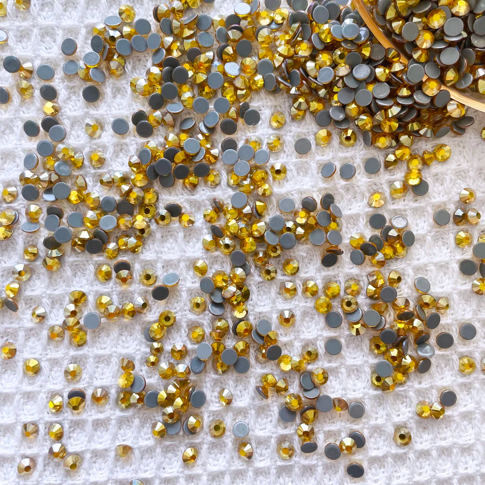 Yantuo Wholesale SS4 SS6 SS8 SS10 SS16 SS20 SS30 Sun Golden Strass Hotfix Rhinestone for Dress Bikini Swimsuits