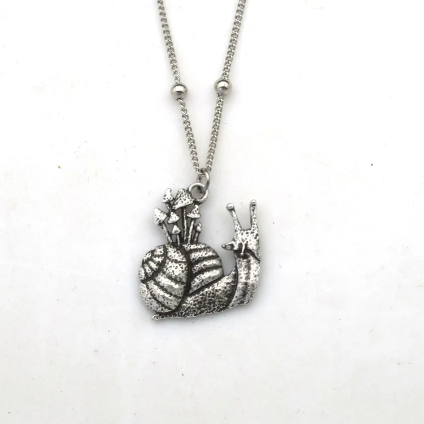 Personality Witchy Forest Snail Mushroom Necklace Crescent Moon Gothic Women Jewelry
