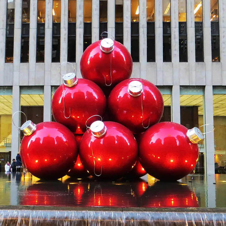 Outdoor Santa Claus Family Christmas Decoration Large Christmas Ball for Shopping Mall Decoration