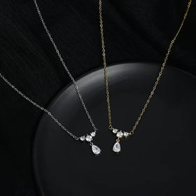 Electroplated Gold Micro-inlaid Zircon Clavicle Chain Water Drop Pendant Necklace Jewelry