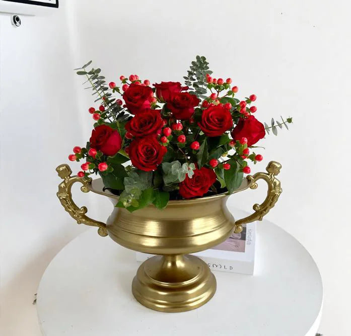 Decorative Iron Pedestal Bowl Planter Antique Style Metal Urn for Table Centerpiece Elegant Home and Wedding Floral Container