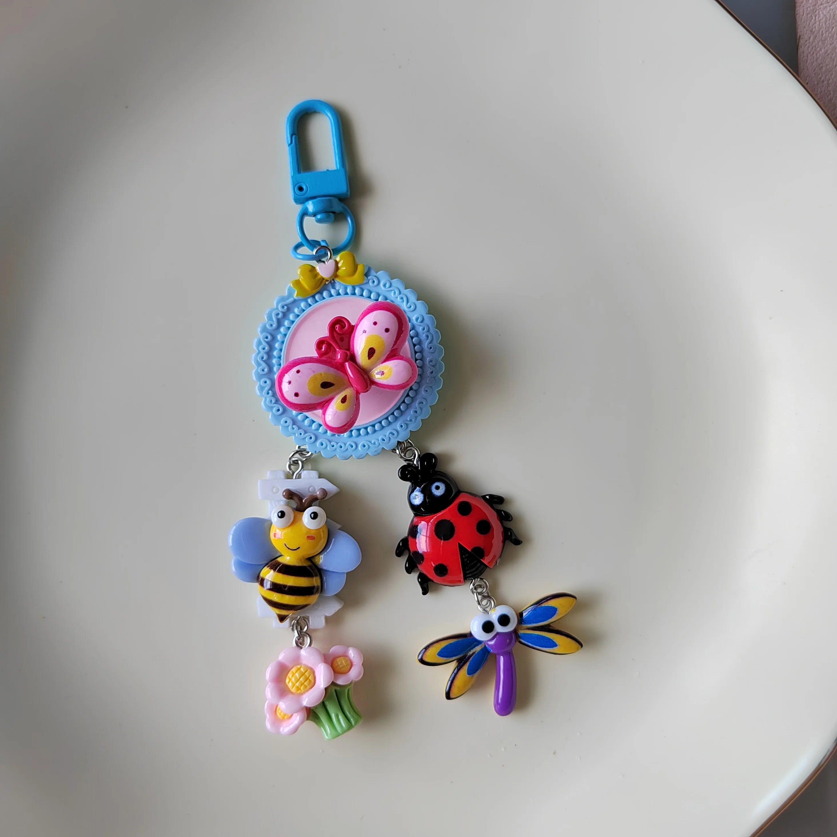 10PCS Cute Style Bee Keychain Butterfly Key Ring Bag Accessories Kawaii Animal Cute Floral Anxiety Toy Flower Key Pendant