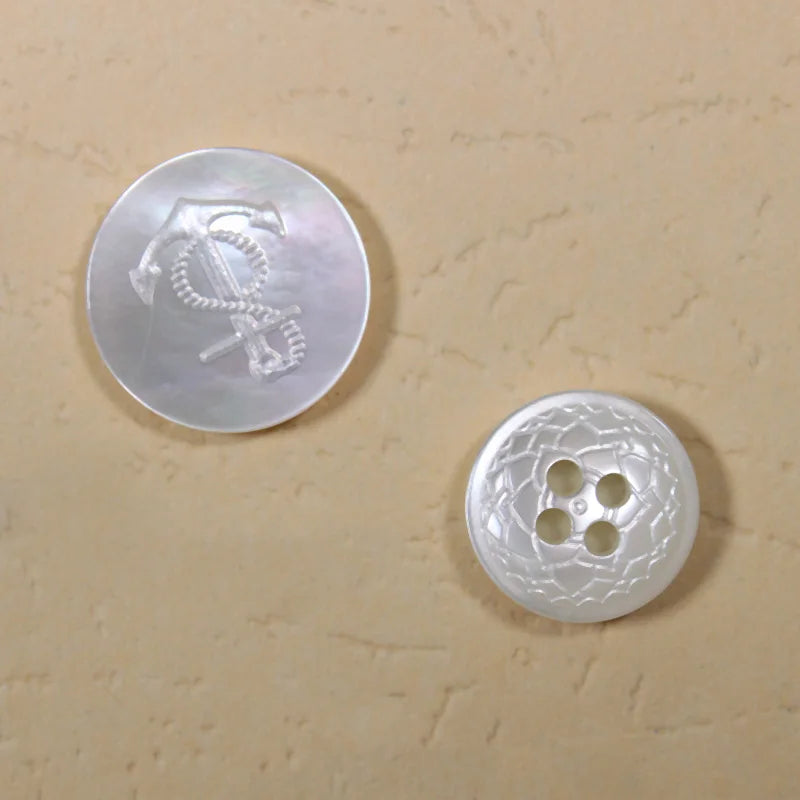 2025 Hot Selling Superior Quality White 4 Hole River Shell Button Natural Round Sewing Pearl Shell Buttons for Fashion Garments