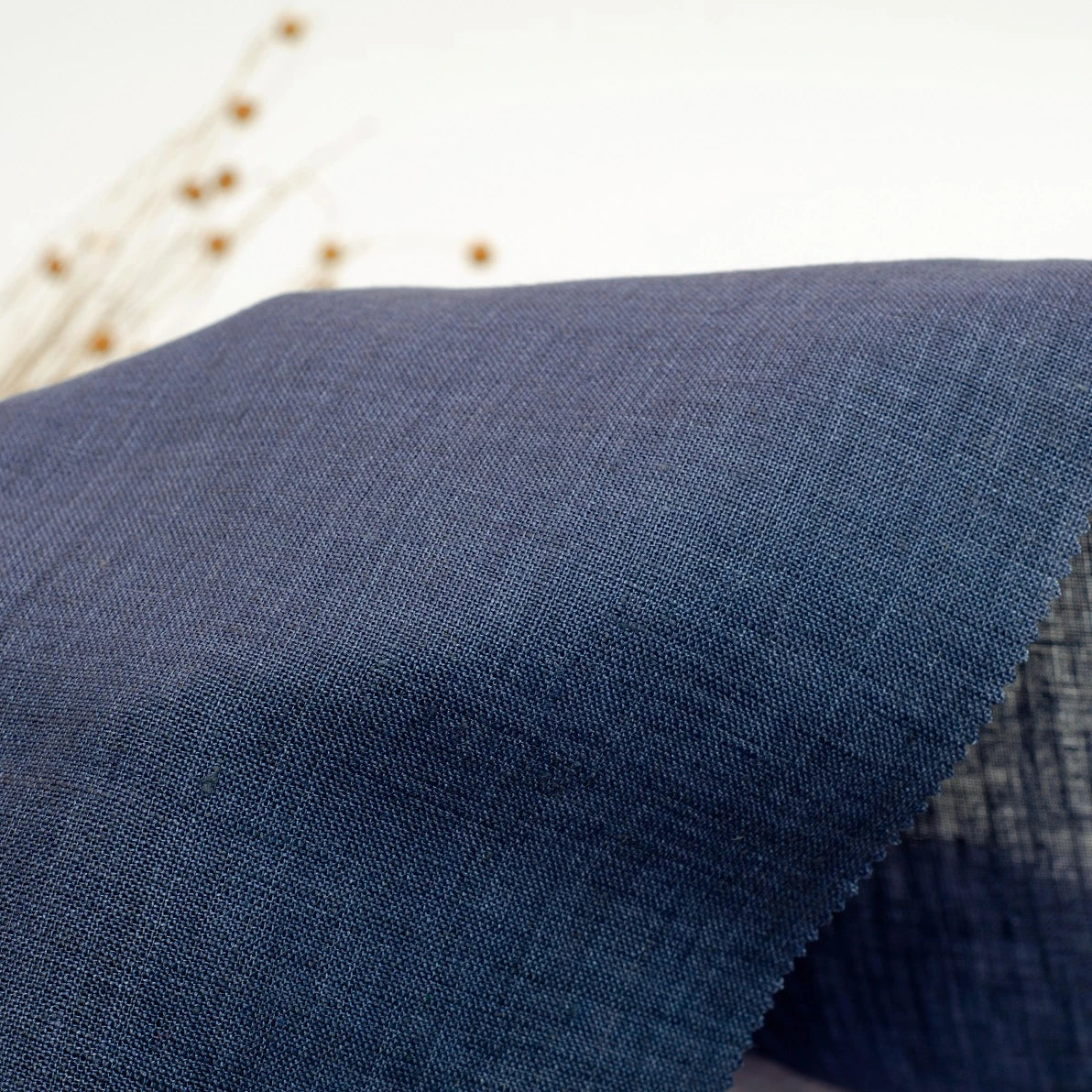 Wholesale New Design 100% Linen Color Yarn French Pure Linen Fabric 155G Woven Technics for Shirts Dresses Beddings in Stock