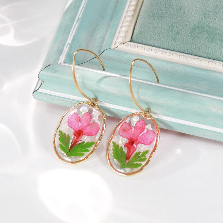 Gold Epoxy Resin Flower Drop Earrings Resin Dried Pressed Flowers Earrings With Broken Shells