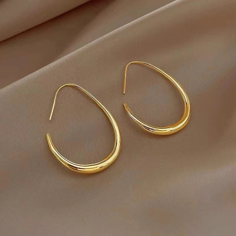 Minimalist Chic Teardrop-shaped Hoop Earrings Exuding Elegance Perfect for Ladies to Wear to Parties and Vacations N25747