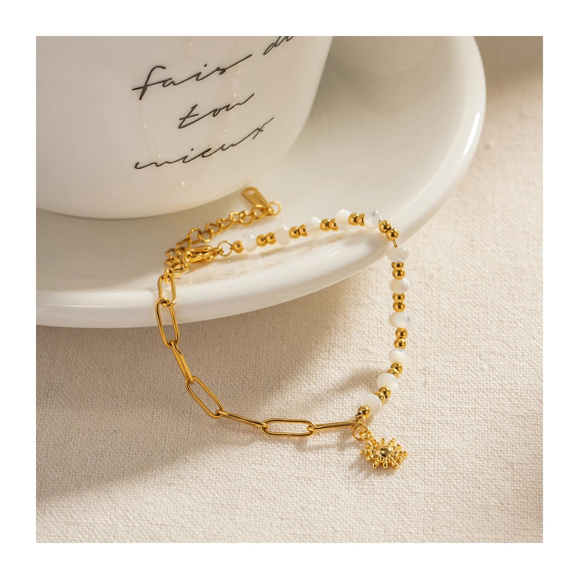 ERESINew Design Sunflower Charm Bracelet Shell Beads Pendant Bracelet Stainless Steel PVD Gold Plated Pape Clip Chain Bracelet