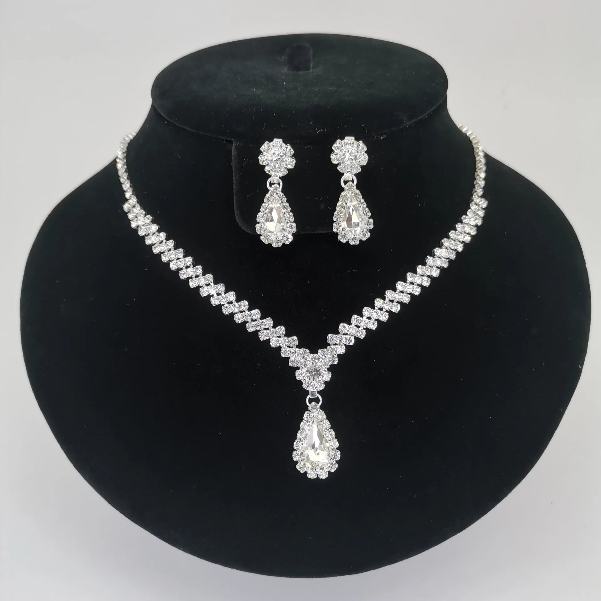 Fashion Water Drop Shape Pendant Necklace Earring Set Glitter Bling Full Rhinestone Wedding Jewelry Sets