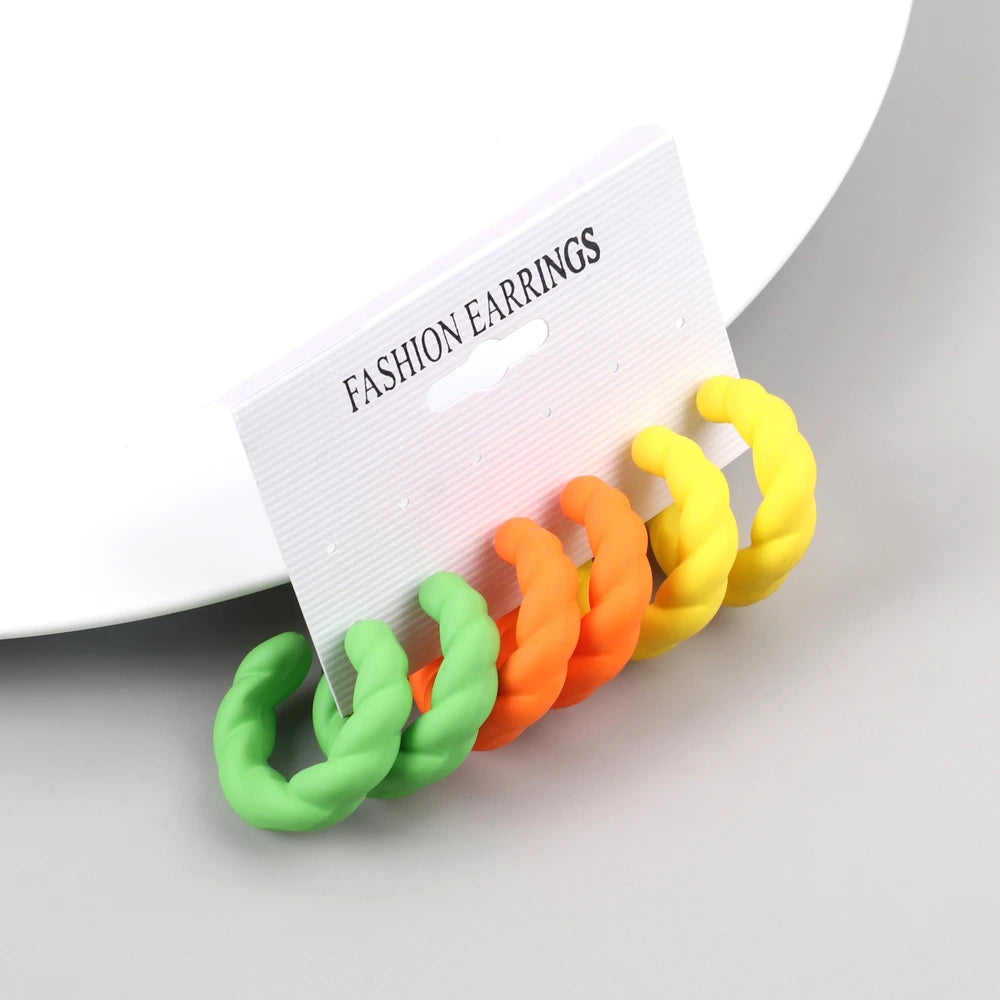 Korean Popular CC Jewelry in Spring and Summer Colorful Frosted Gold Siver Cute Laser Twists Shaped Acrylic Hoop Earring Set