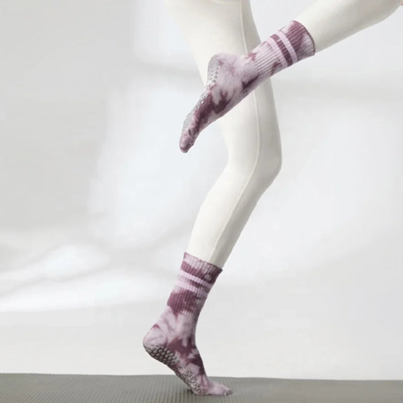 Wholesale Winter Fashion Tie Dye Pilates Reformer Socks Dance Non-slip Grips Yoga Socks for Women
