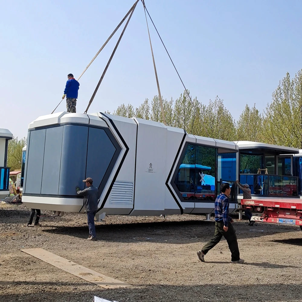 Factory Custom 20ft 40ft Steel Container House Luxury Prefab Mobile Homes for Carport Use with Modern Design