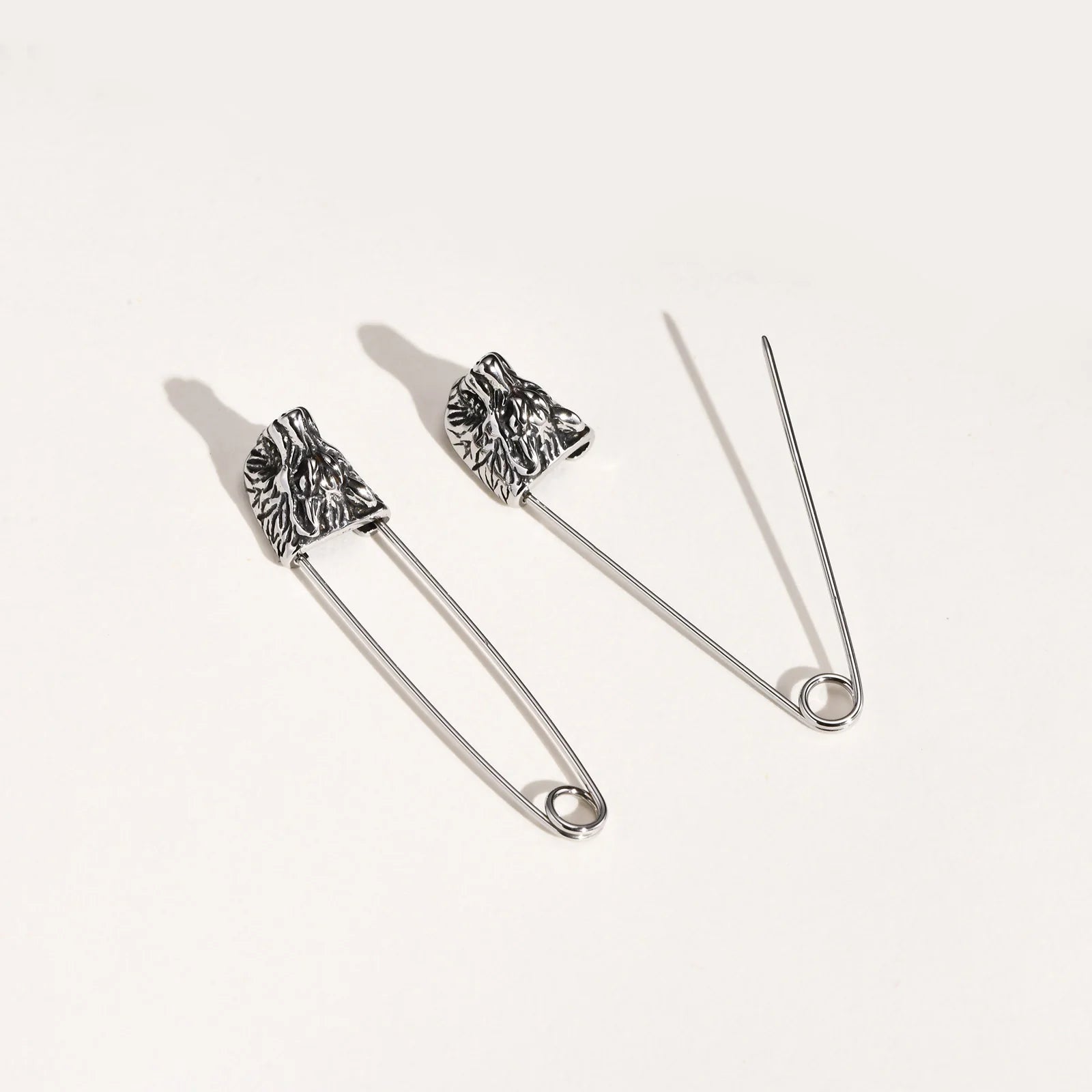 Vintage Style Men's Stainless Steel Safety Pin Earrings Wolf Head Design for Fashion Party & Gift Giving