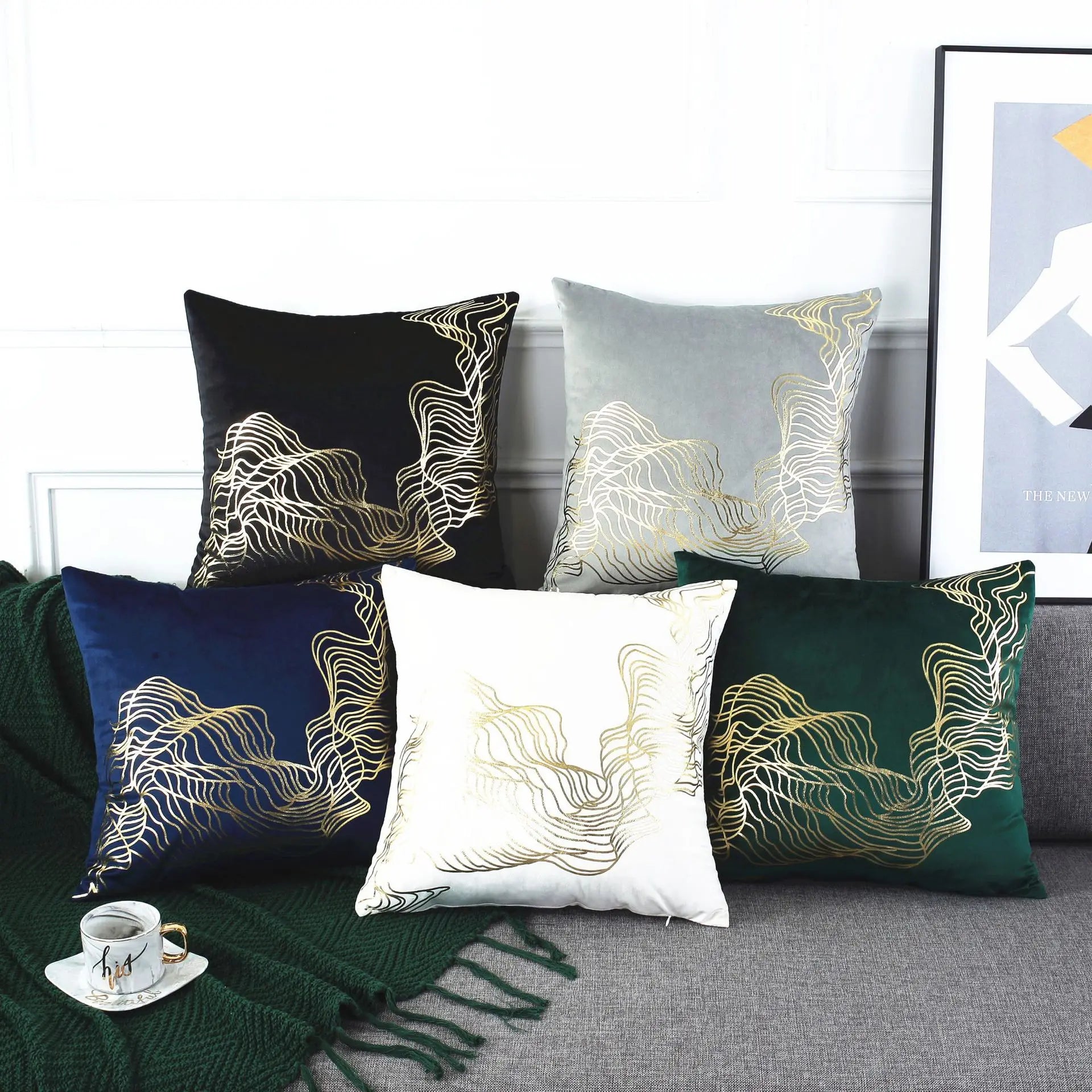 Wholesale Luxury Geometric Velvet Throw Pillow Covers Gold Foil Print Shiny Cushion Cover for Home Hotel Woven Decorative