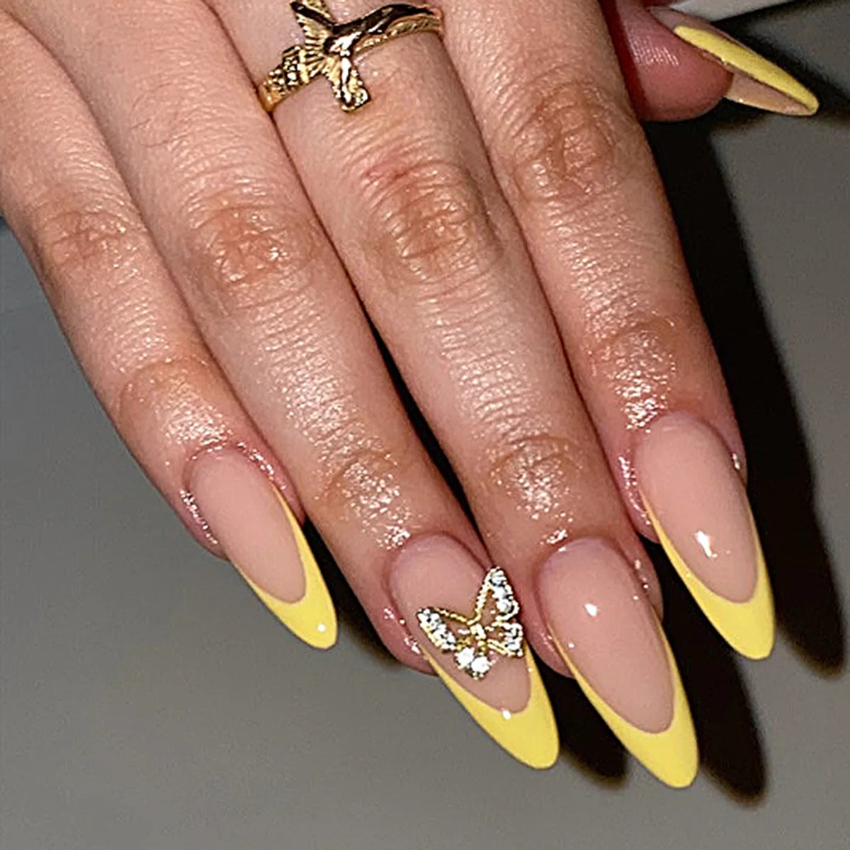 Wholesale Artificial Fingernails Short Fake Nail French Butterfly Designed Nail Art Tips Almond Stiletto Press on Nails