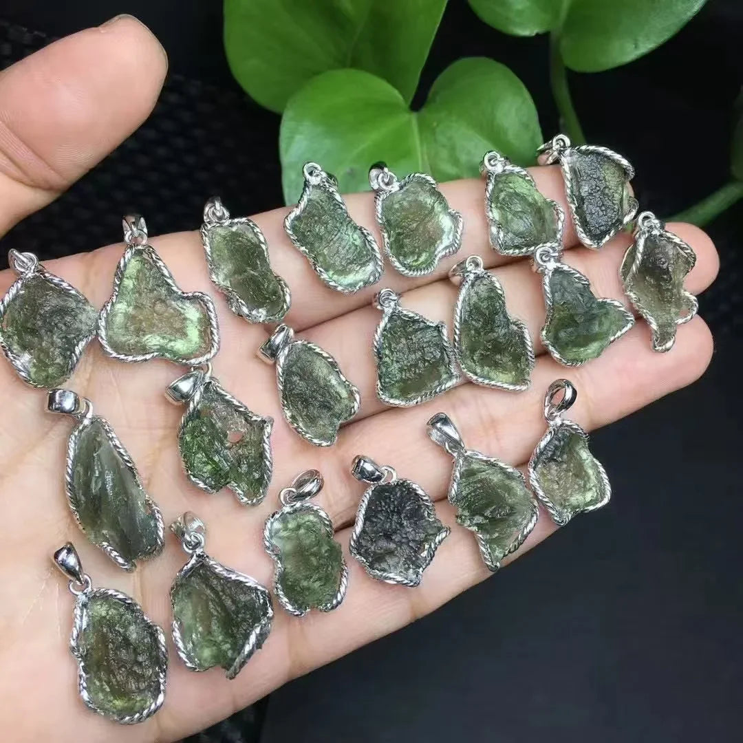 Wholesale Natural High Quality 925 Silver Natural Czech Moldavite Pendant for Fashion Jewelry