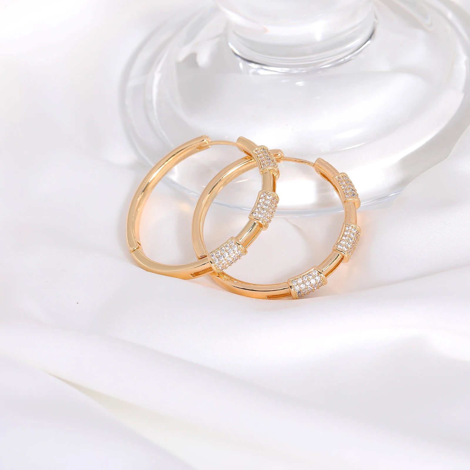 Factory Recently New Release Simple Big Earrings for Women Brass Zirconia Material 18k Gold-plated Wholesale and Retail Hot Sale