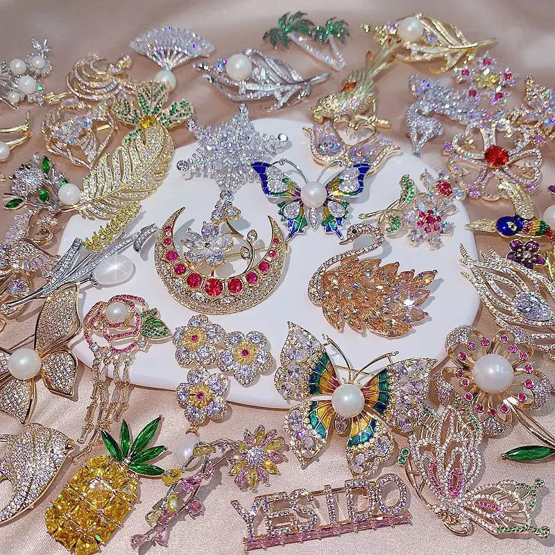 Luxury Full Zircon Shiny Gold Plated Brooch Mixed Batch Korean Super Sparkling Brilliant Zircon Delicate Brooch for Collar